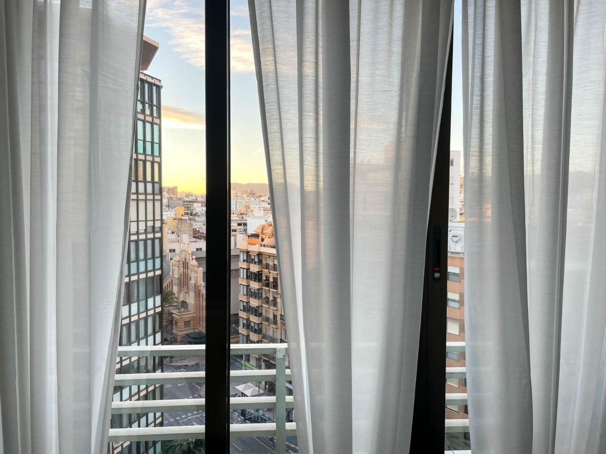 Amplio Apartamento En Pleno Corazon De Аликанте Экстерьер фото